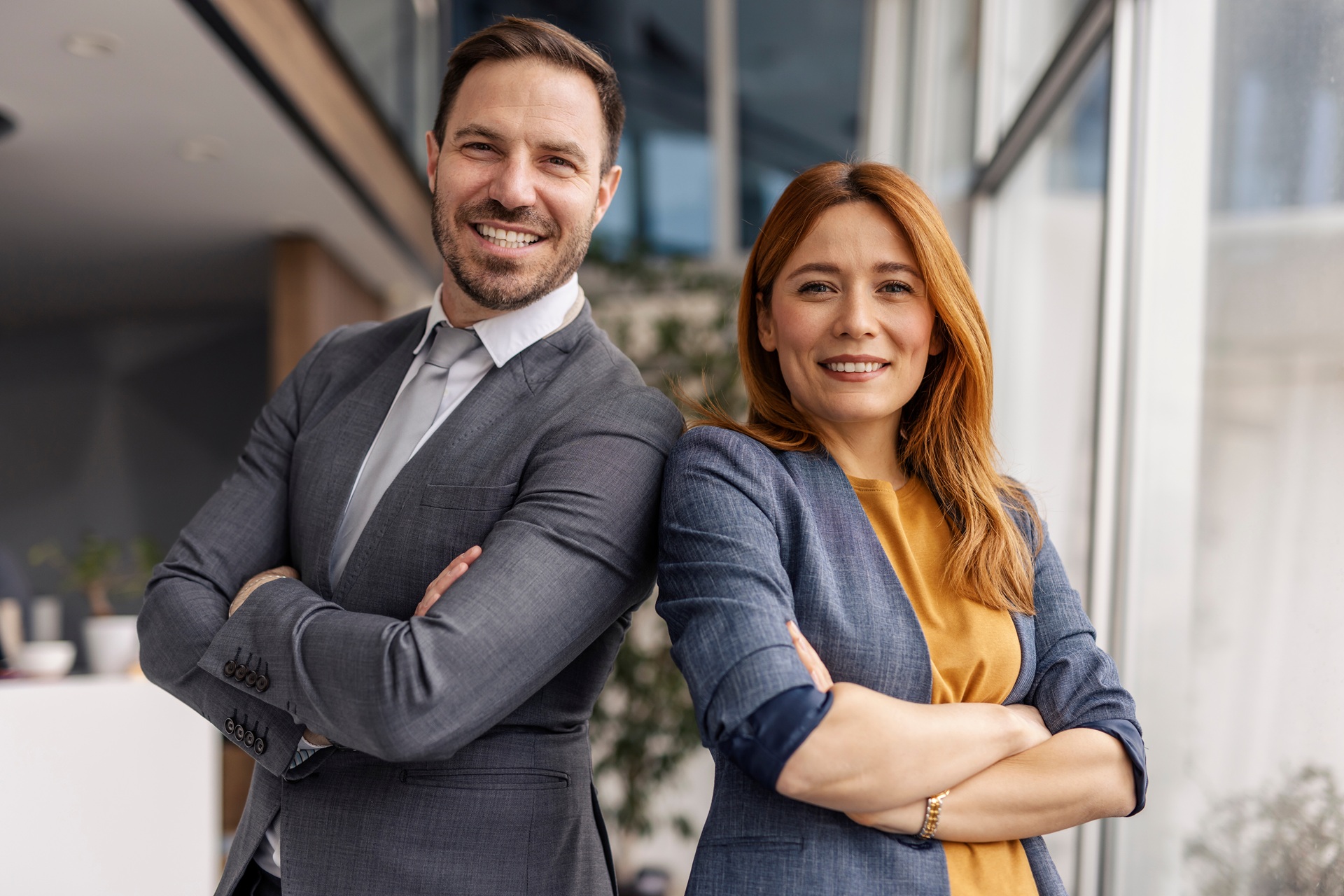 Zwei Fuehrungskraefte im Businesslook | Projektentwickler Windenergie 